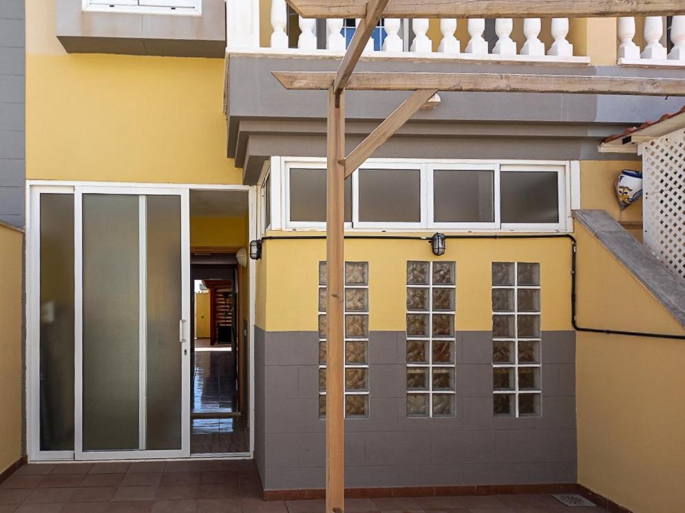 Casa La Sonrisa Shared House Hotel El Médano Екстериор снимка