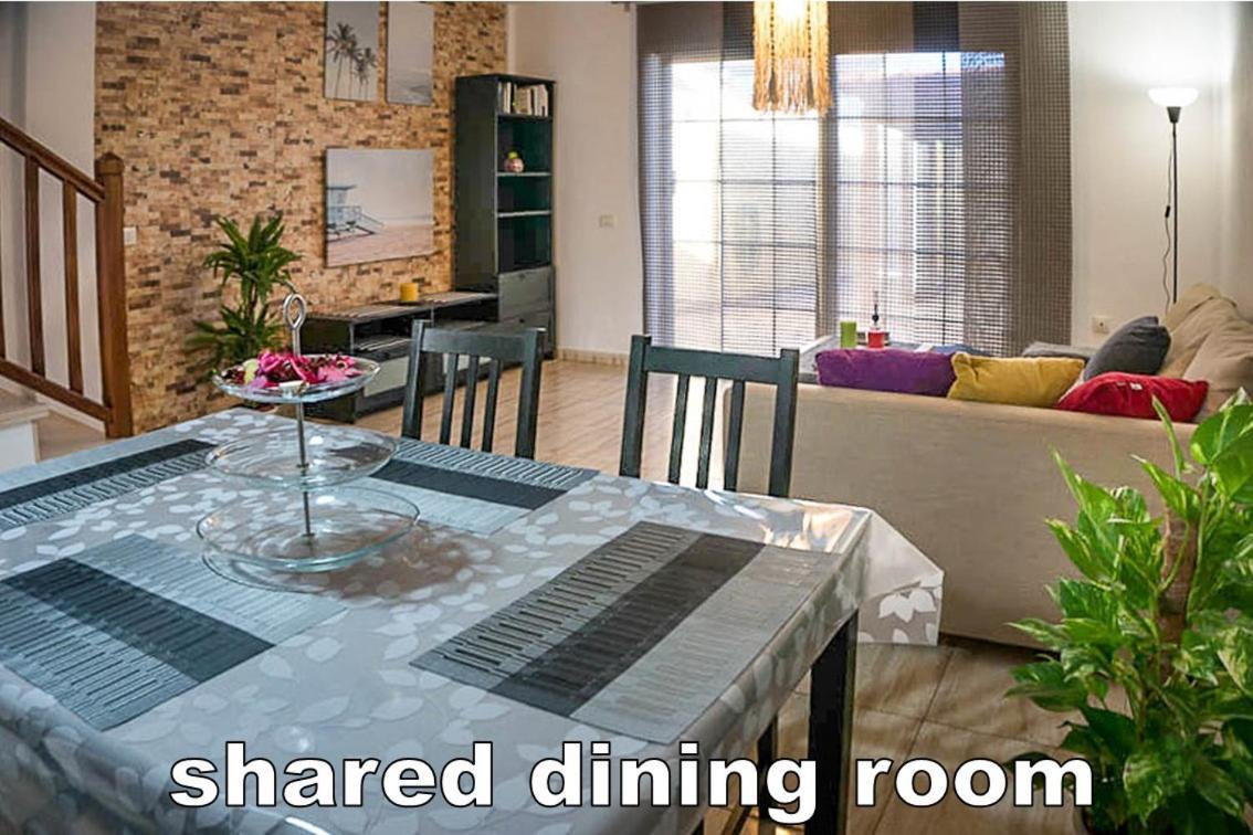 Casa La Sonrisa Shared House Hotel El Médano Екстериор снимка