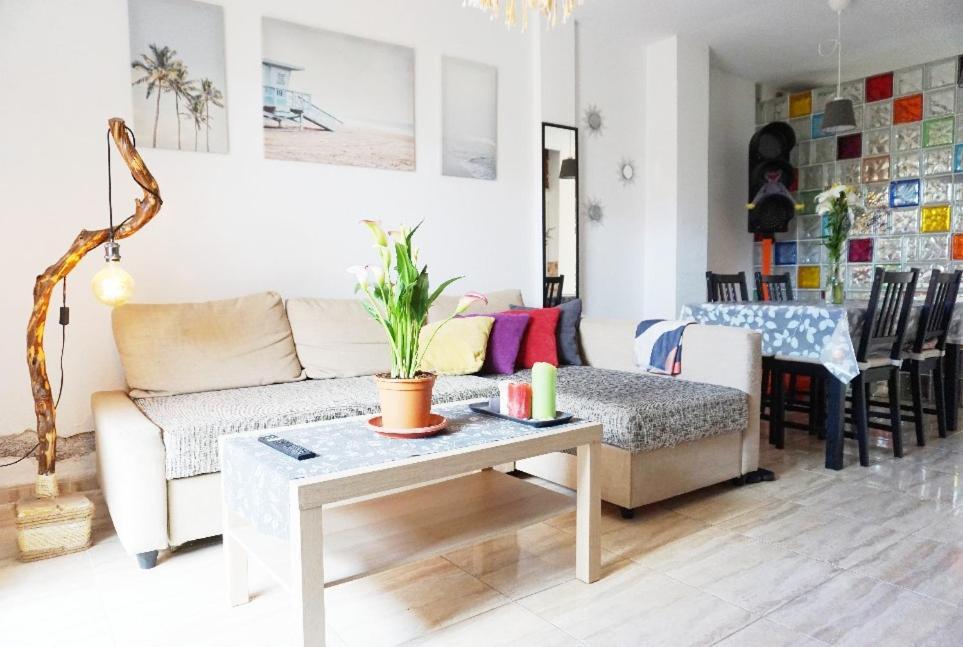 Casa La Sonrisa Shared House Hotel El Médano Екстериор снимка